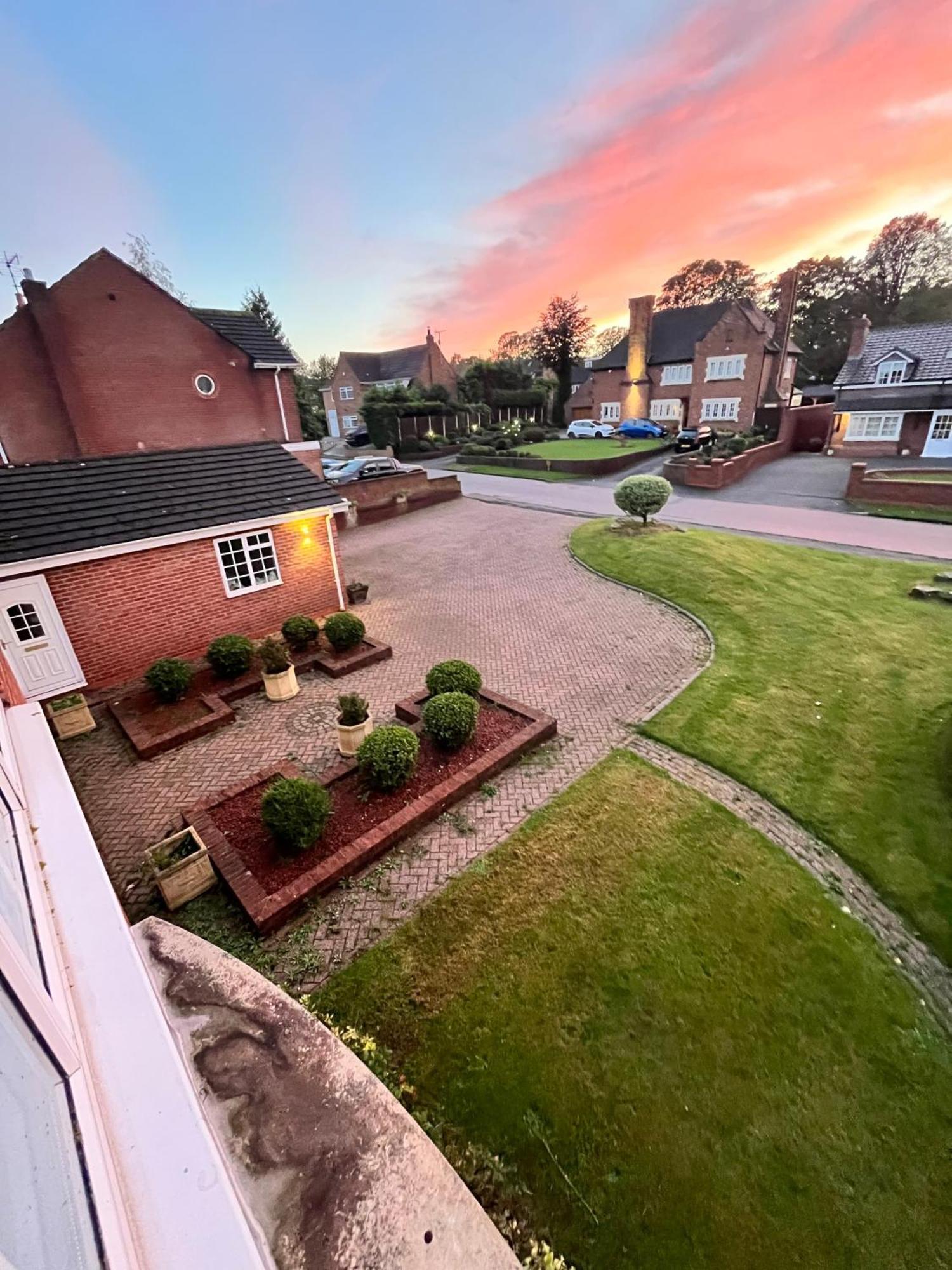 Unwind In Comfort At Cosy Caradus Free Parking Birmingham Exteriér fotografie